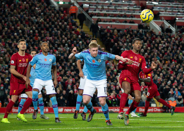 在比赛中立 在比赛中立