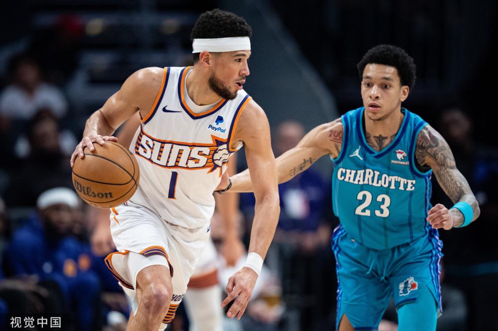 上表现得游 上表现得游